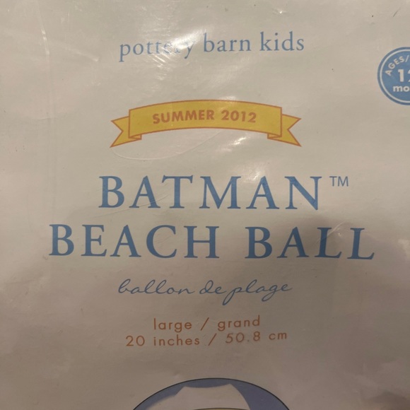BATMAN Pottery Barn Kids Beach Ball 20" sealed New. Bat Signal LOGO Summer 2012 - Picture 5 of 9